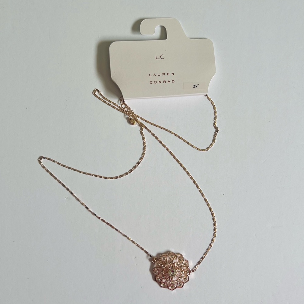 NWT LC Lauren Conrad Rose Gold Pendant Necklace✨